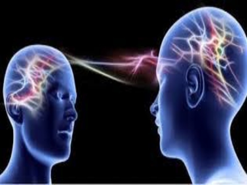 Mecanismos de contágio emocional entre grandes grupos